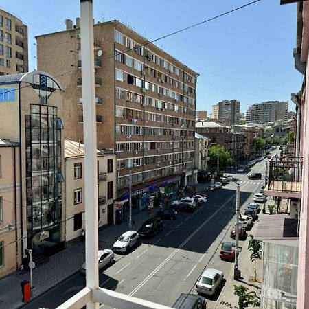 California Hostel Erywań Zewnętrze zdjęcie