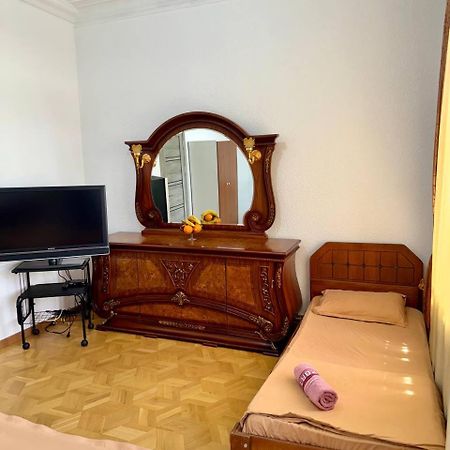 California Hostel Erywań Zewnętrze zdjęcie