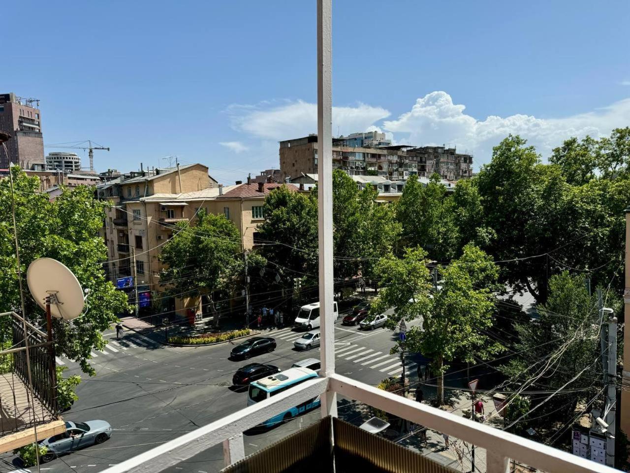 California Hostel Erywań Zewnętrze zdjęcie