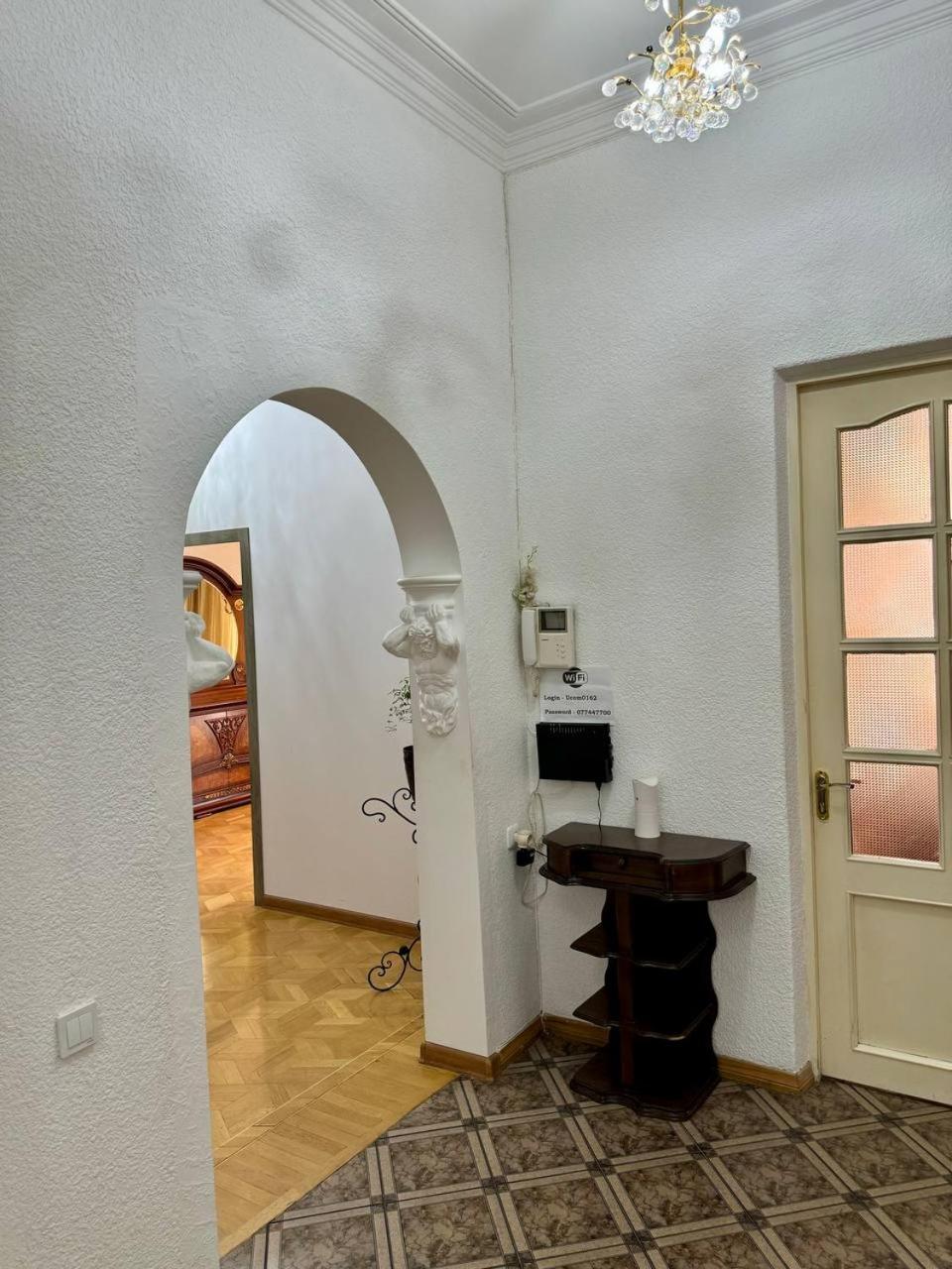 California Hostel Erywań Zewnętrze zdjęcie