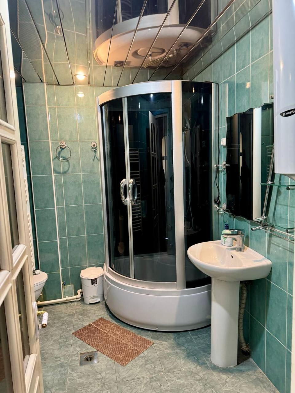 California Hostel Erywań Zewnętrze zdjęcie