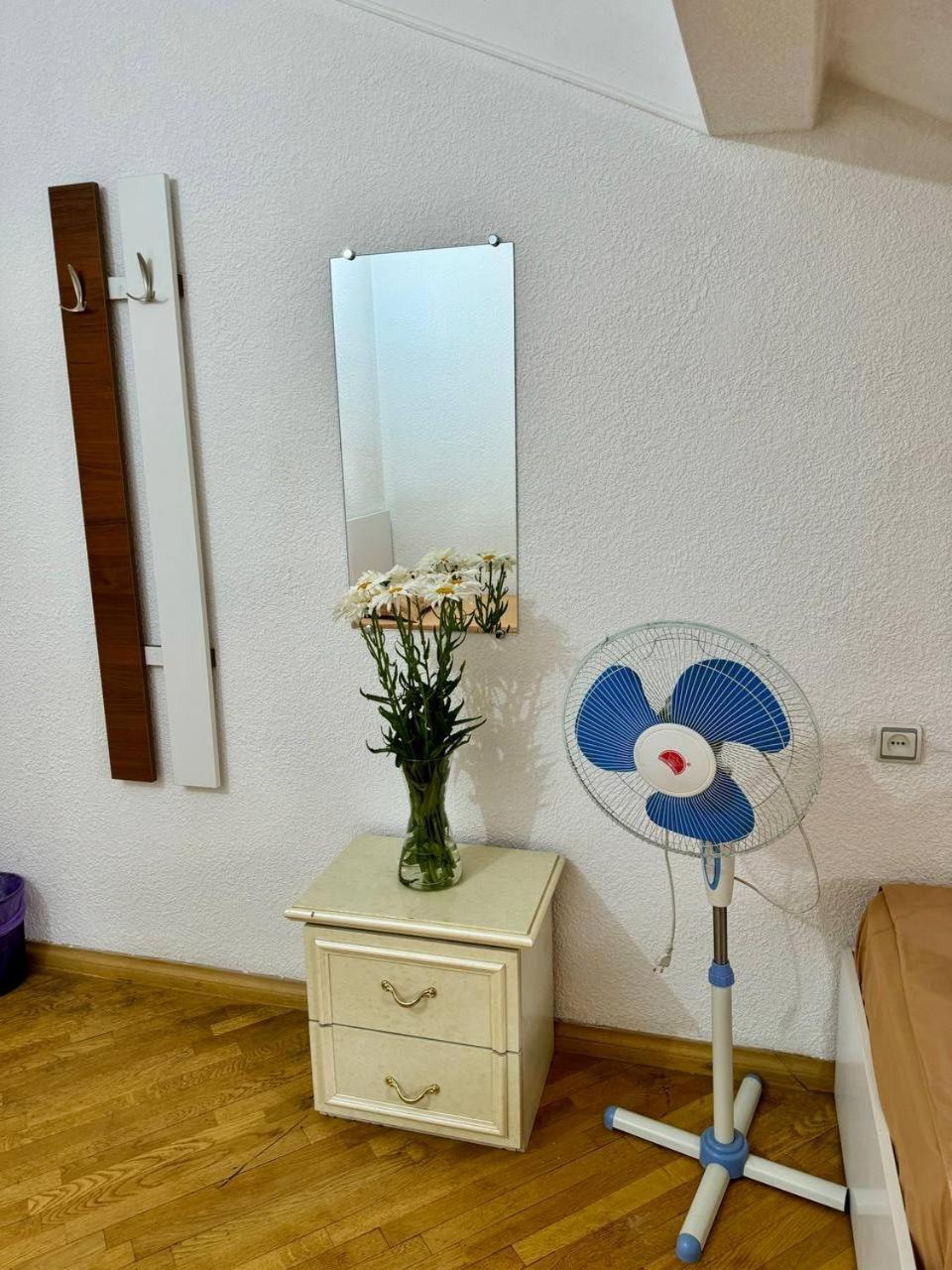 California Hostel Erywań Zewnętrze zdjęcie