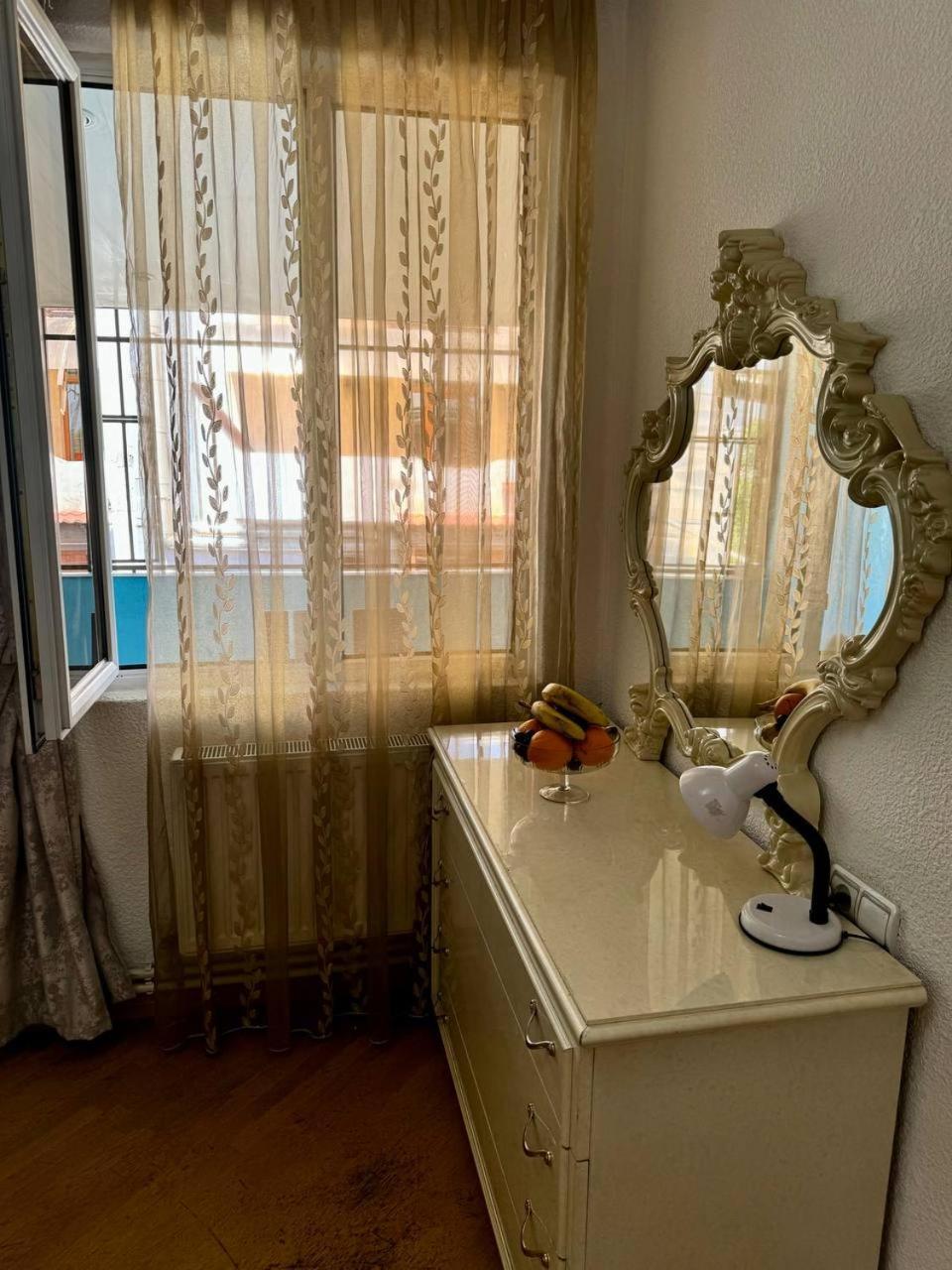 California Hostel Erywań Zewnętrze zdjęcie