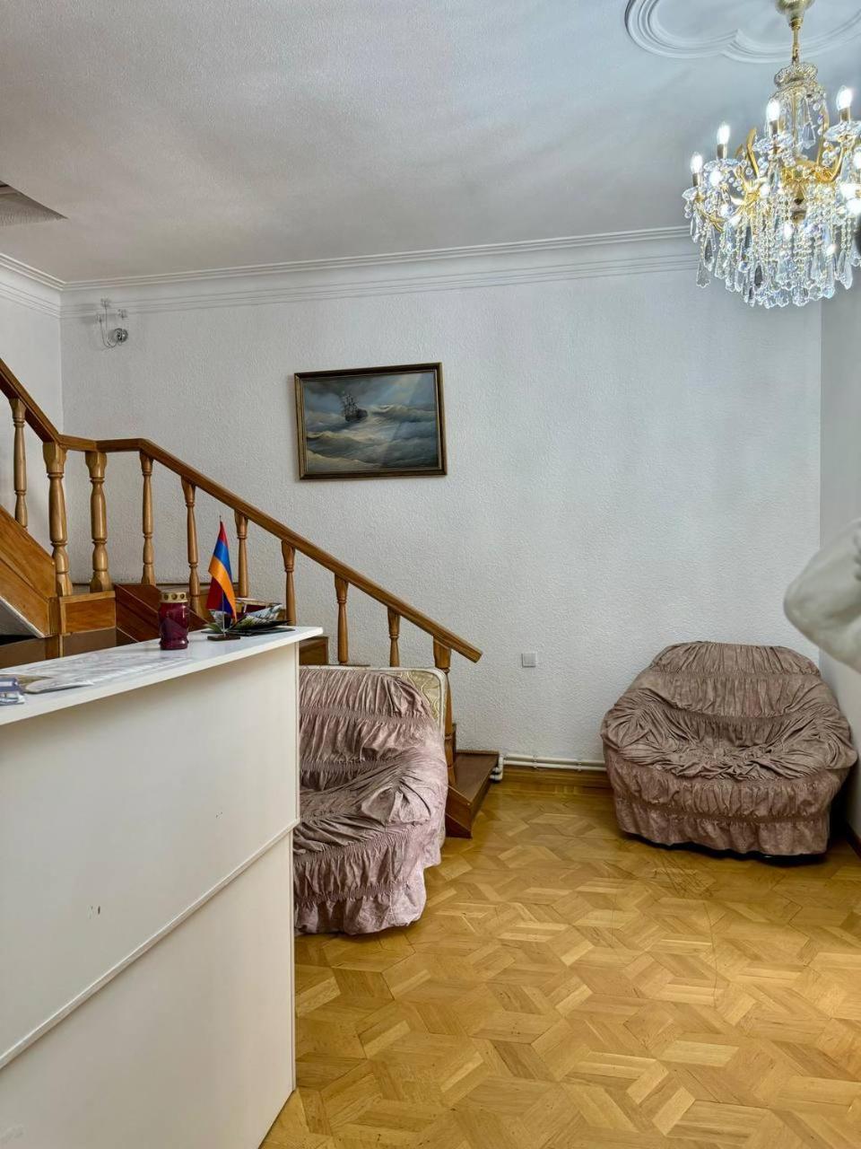 California Hostel Erywań Zewnętrze zdjęcie