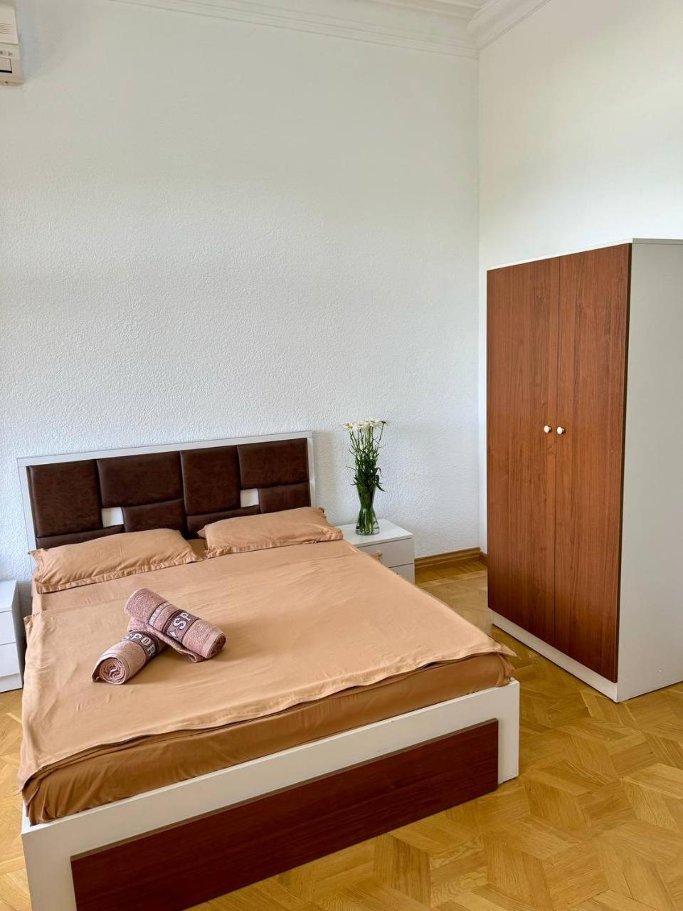 California Hostel Erywań Zewnętrze zdjęcie