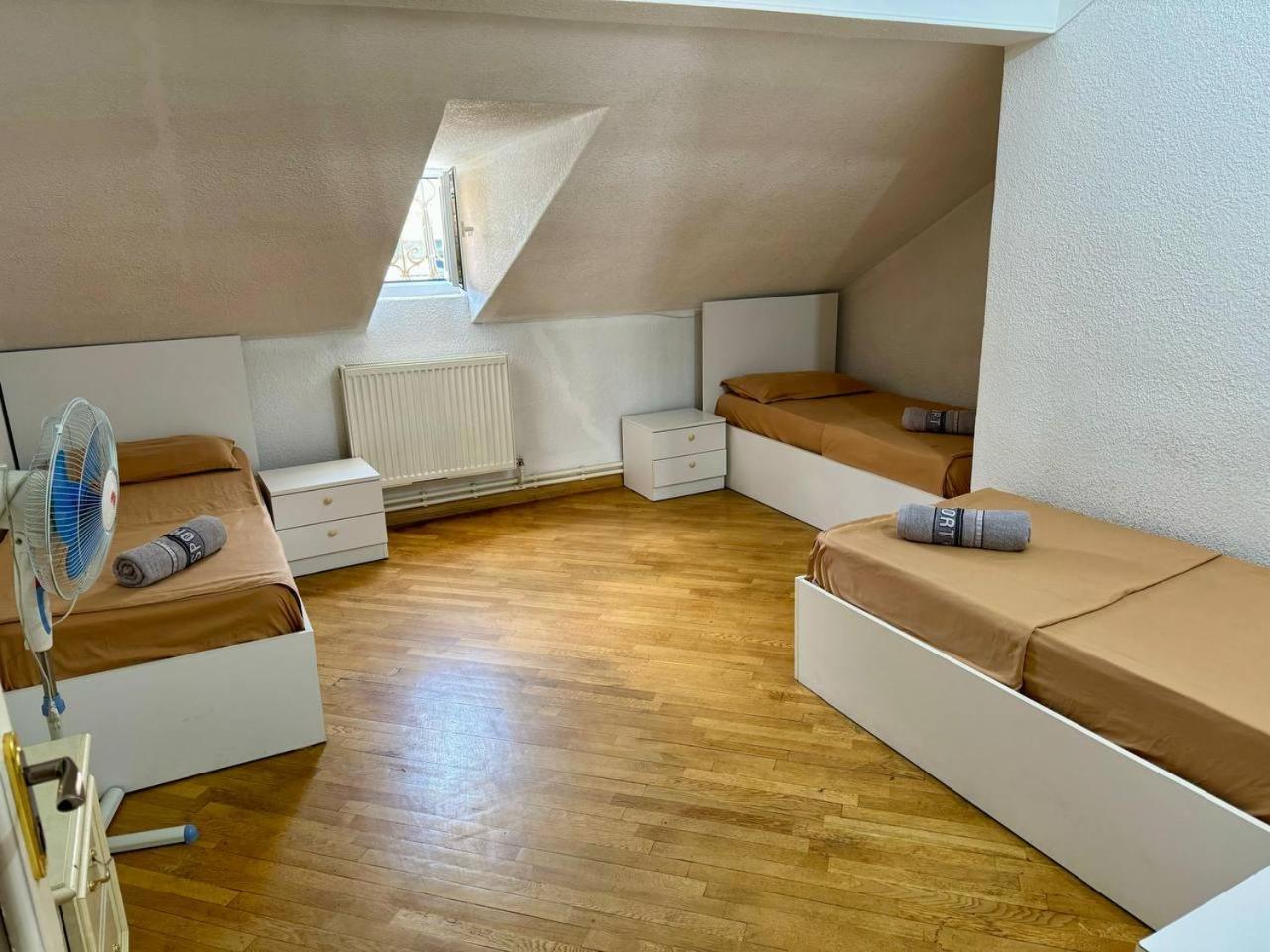 California Hostel Erywań Zewnętrze zdjęcie