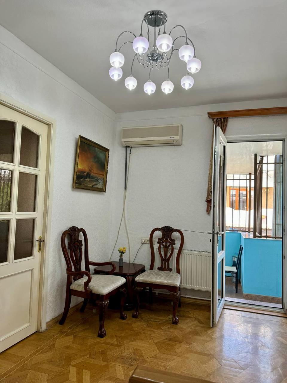 California Hostel Erywań Zewnętrze zdjęcie